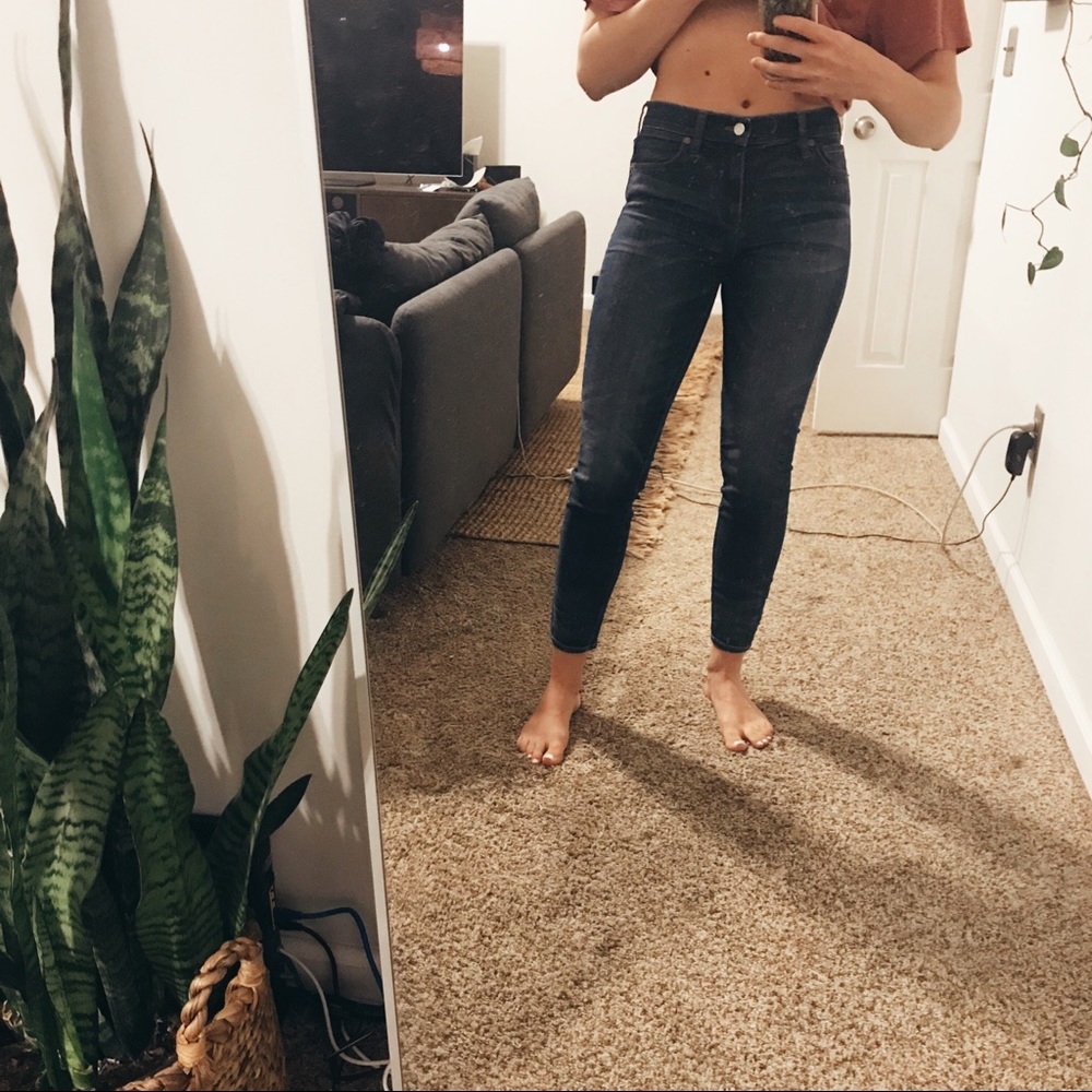 Skinny high rise dark blue jeans